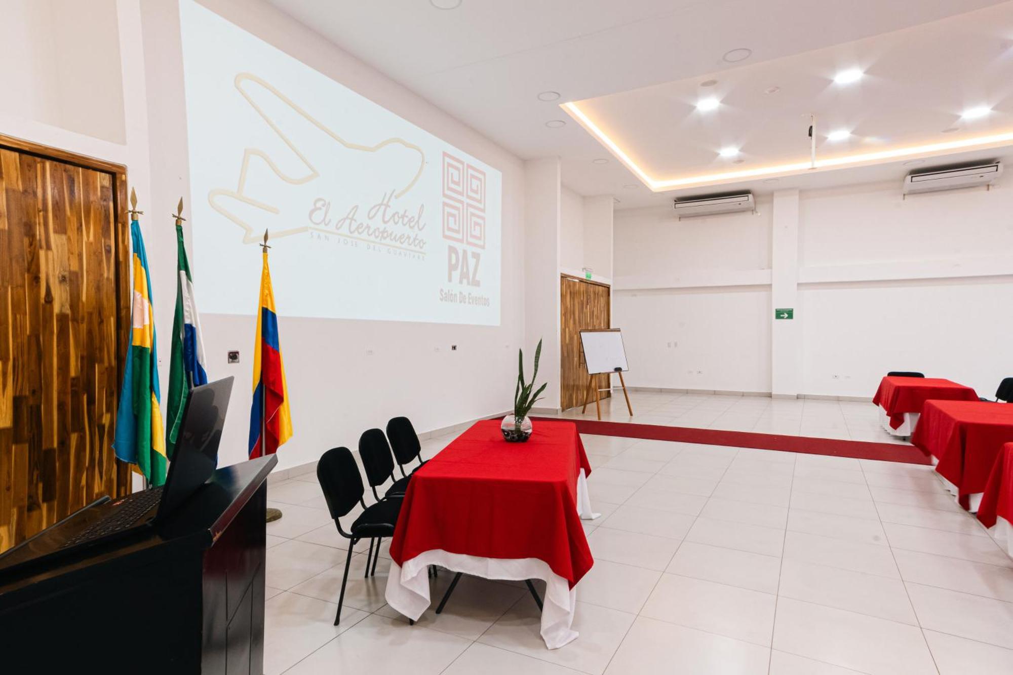 Hotel El Aeropuerto San José del Guaviare Εξωτερικό φωτογραφία